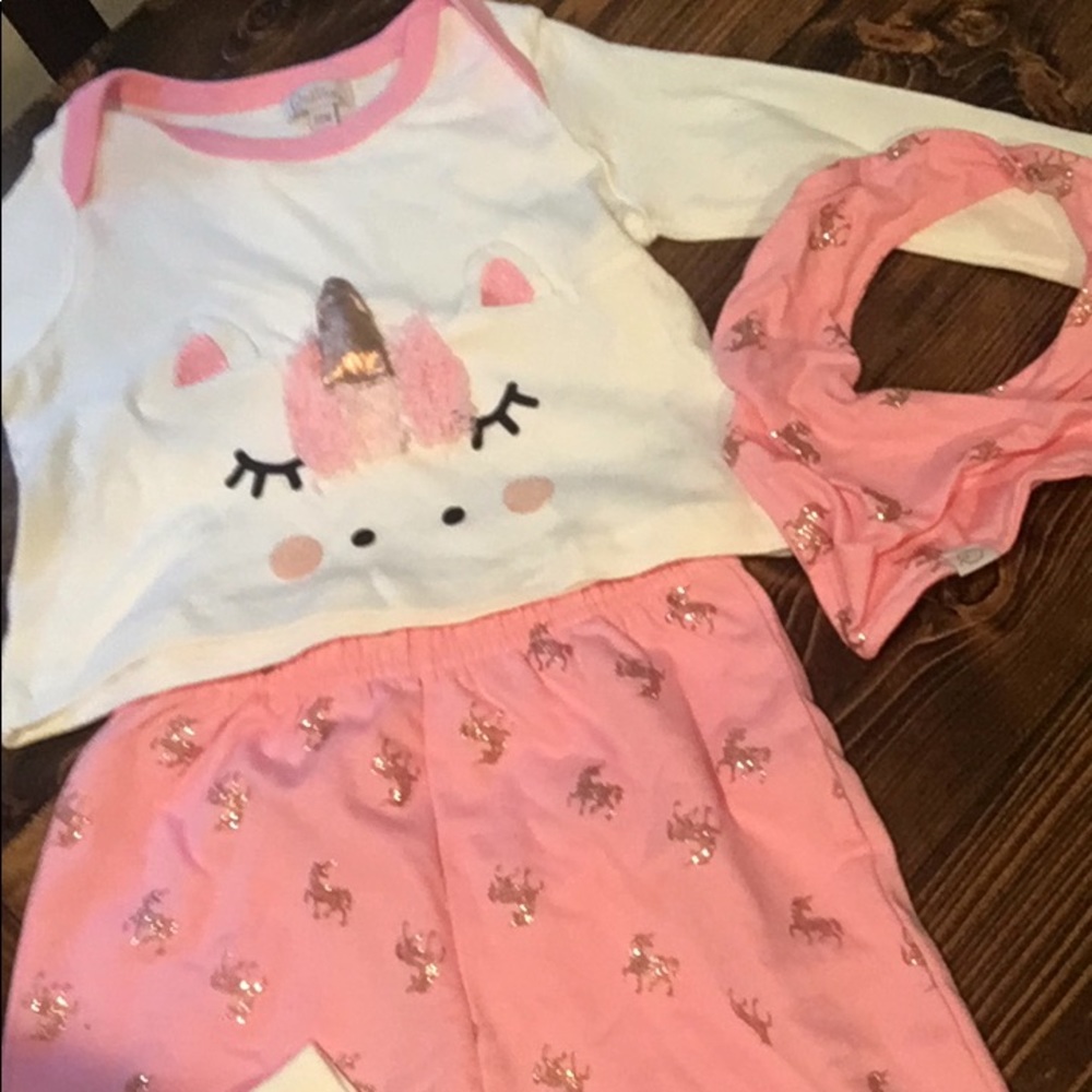 Never worn unicorn outfit 3 piece